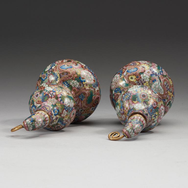 VASER med LOCK, ett par, cloisonné. Qing dynastin (1644-1912).