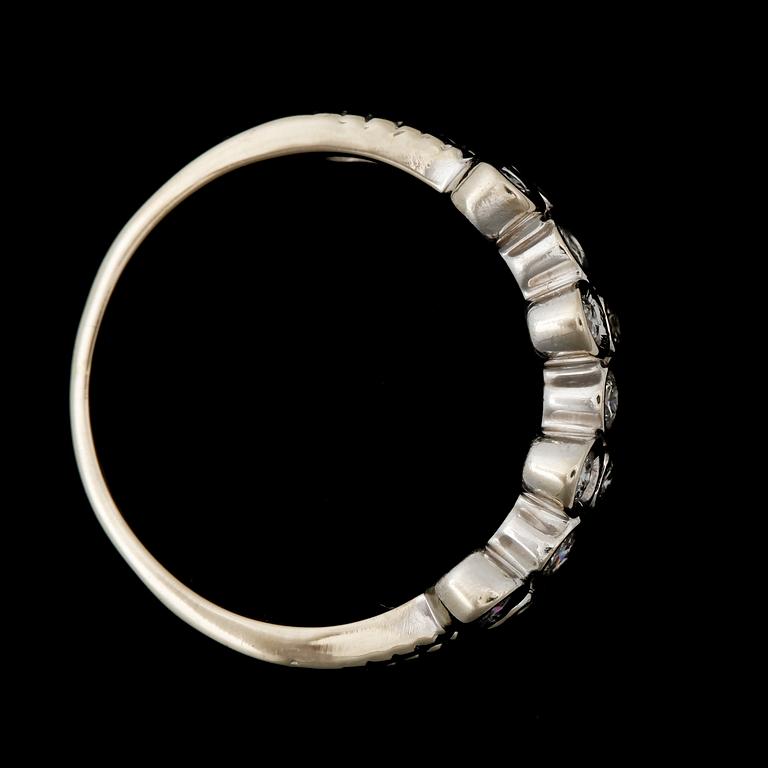 RING, 14k vitguld med briljantslipade diamanter tot ca0,55ct. 2000-tal. Vikt 3,7g.