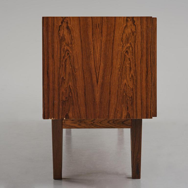 Ib Kofod-Larsen, sideboard, modell "501" ur "Ib 500"-serien, Seffle Möbelfabrik, Säffle, 1960-tal.
