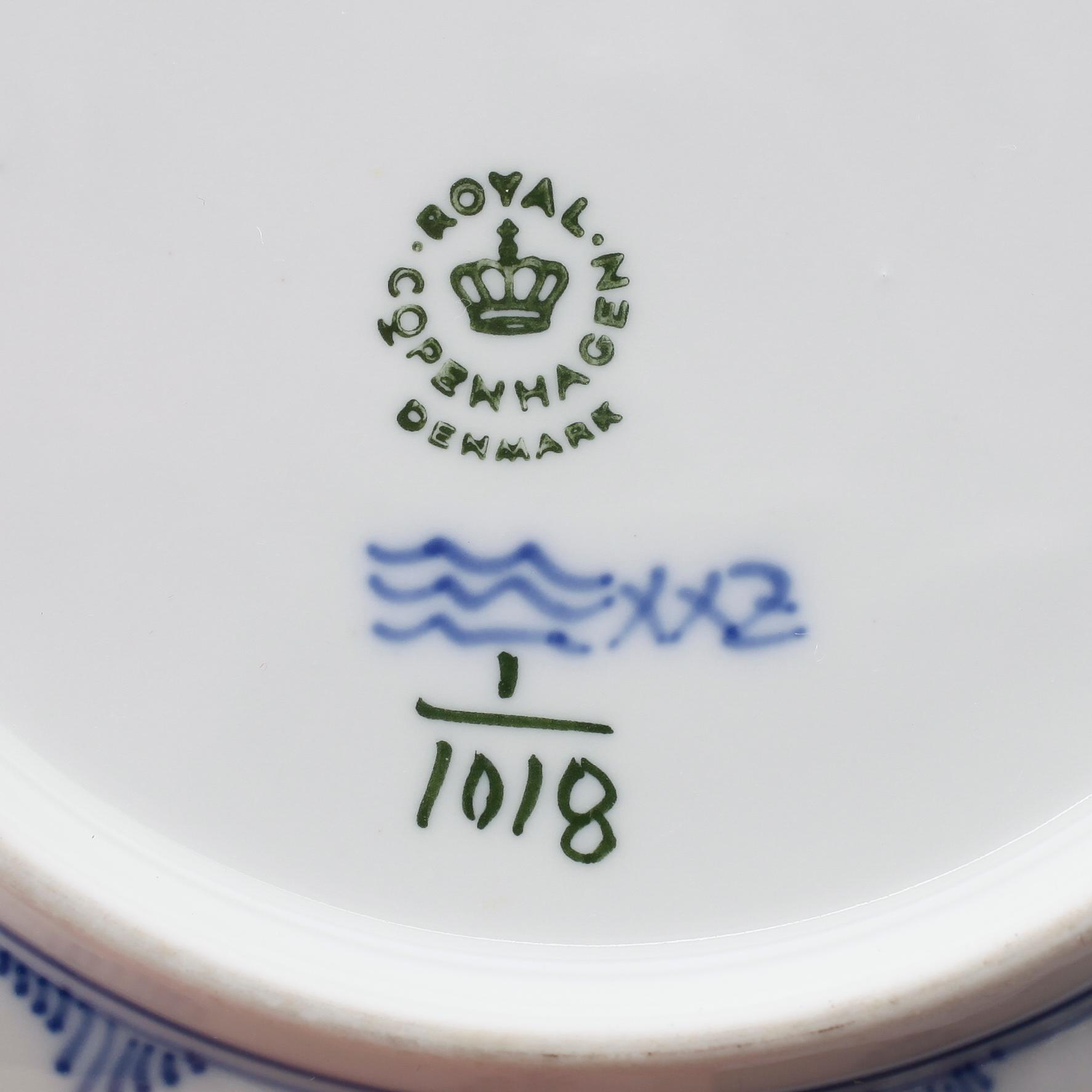 KAFFESERVIS, 37 delar, porslin, "Musselmalet", Royal Copenhagen.