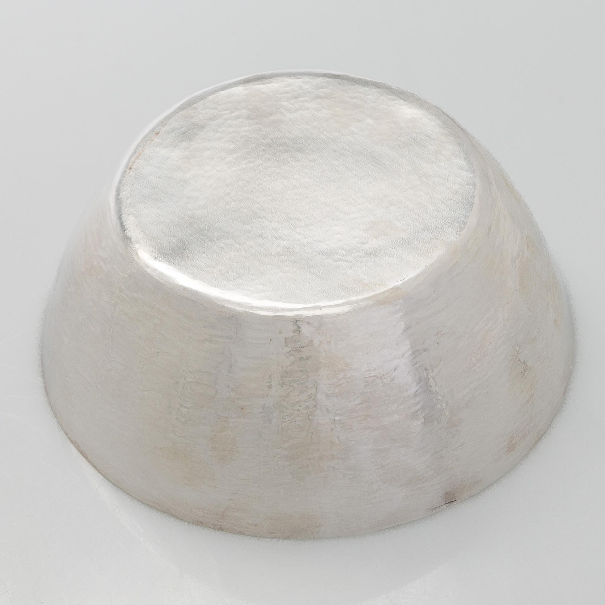 Tapio Wirkkala, a silver 'TW 243' bowl, Kultakeskus, Hämeenlinna 2007.