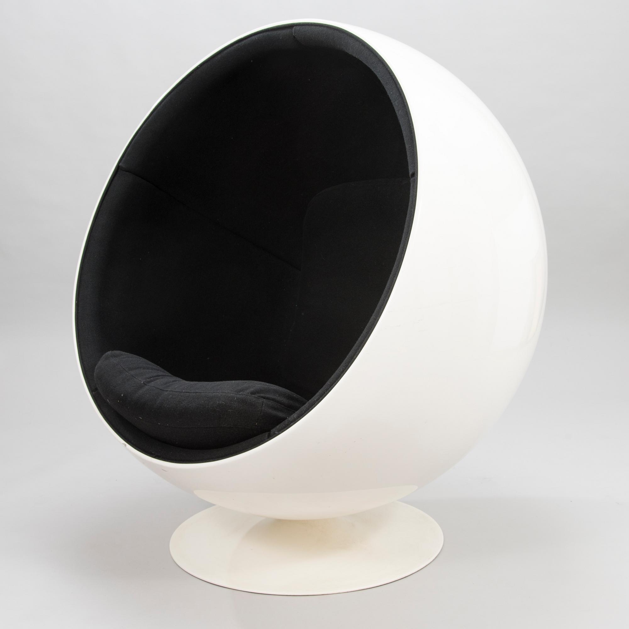 EERO AARNIO, "Pallotuoli", Adelta. Malli muotoiltu 1963.