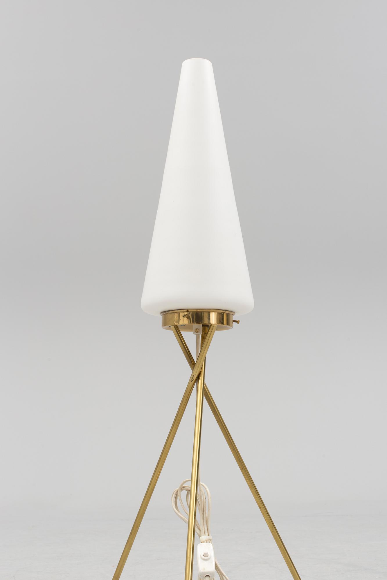 A mid 20th century floor lamp.