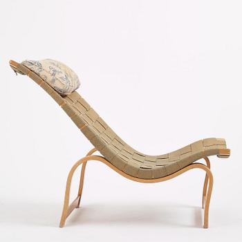 Bruno Mathsson, a "Vilstol mod. 36" easy chair, Firma Karl Mathsson, Värnamo, 1946.