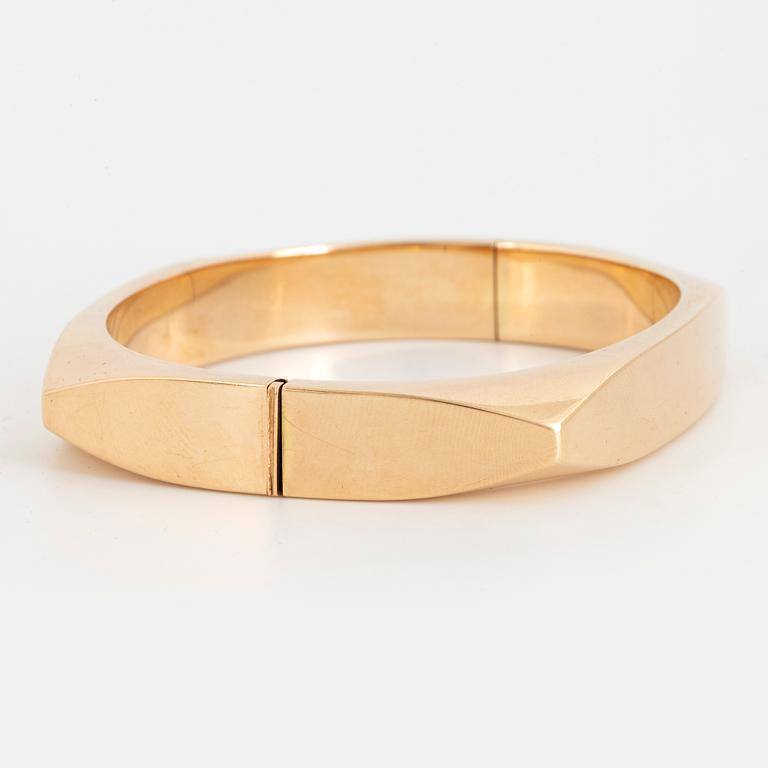 14K gold bangle.