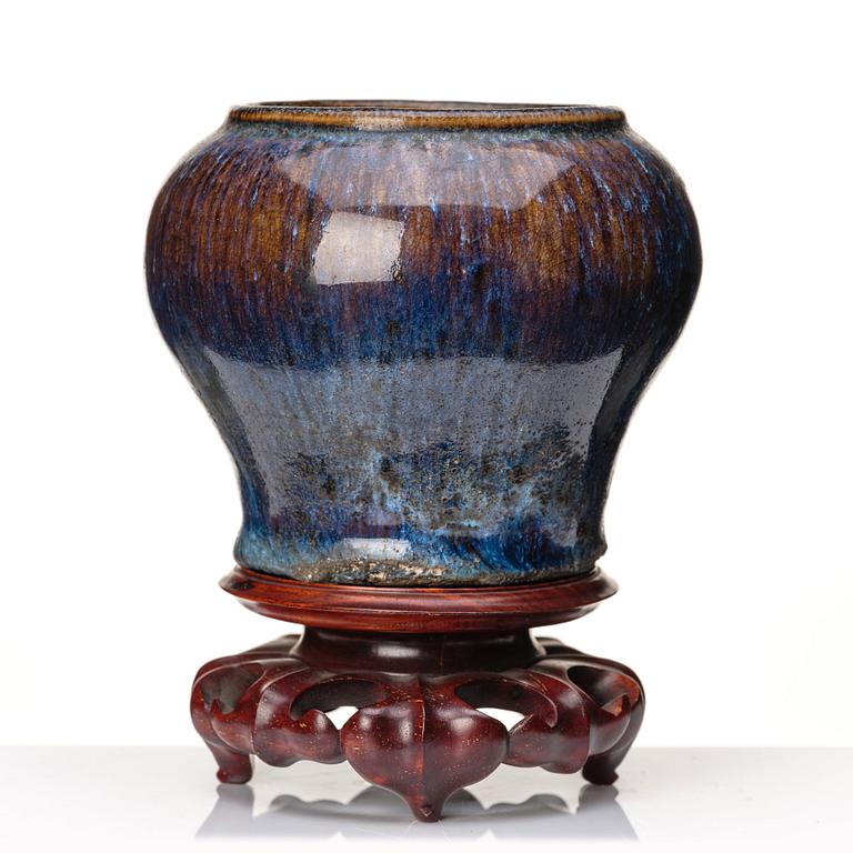 A jun glazed jar, Song/Yuan dynasty.