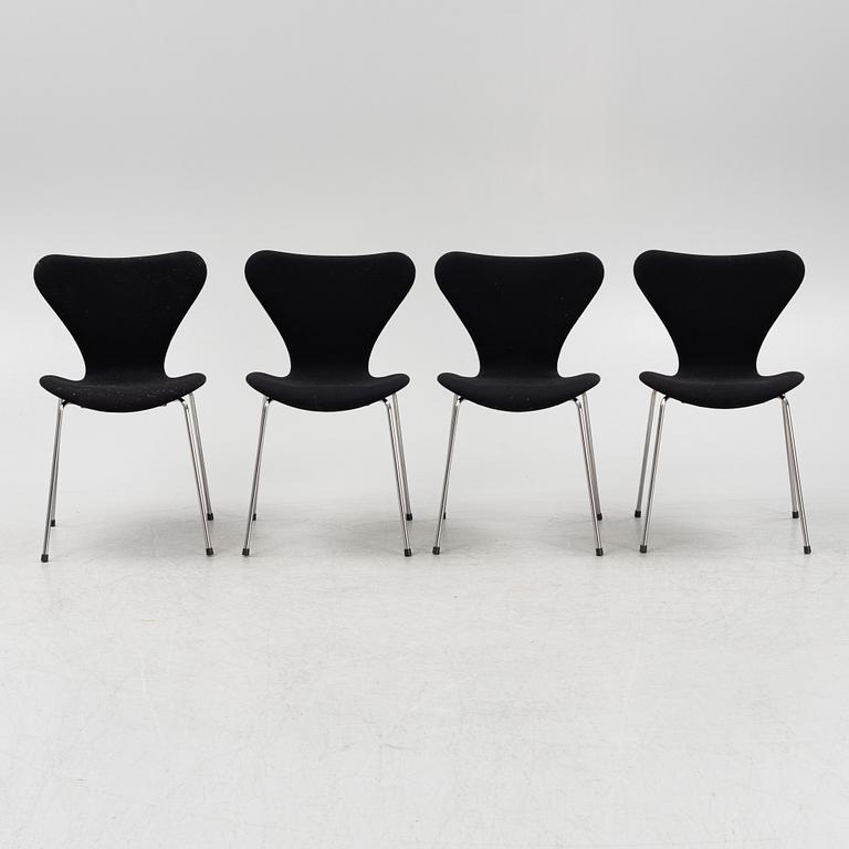 Arne Jacobsen, stolar, 4 st, "Sjuan", Fritz Hansen, 2000-tal.