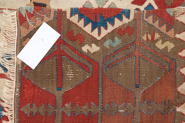 ANTIQUE ANATOLIAN KILIM. 239 x 169 cm.