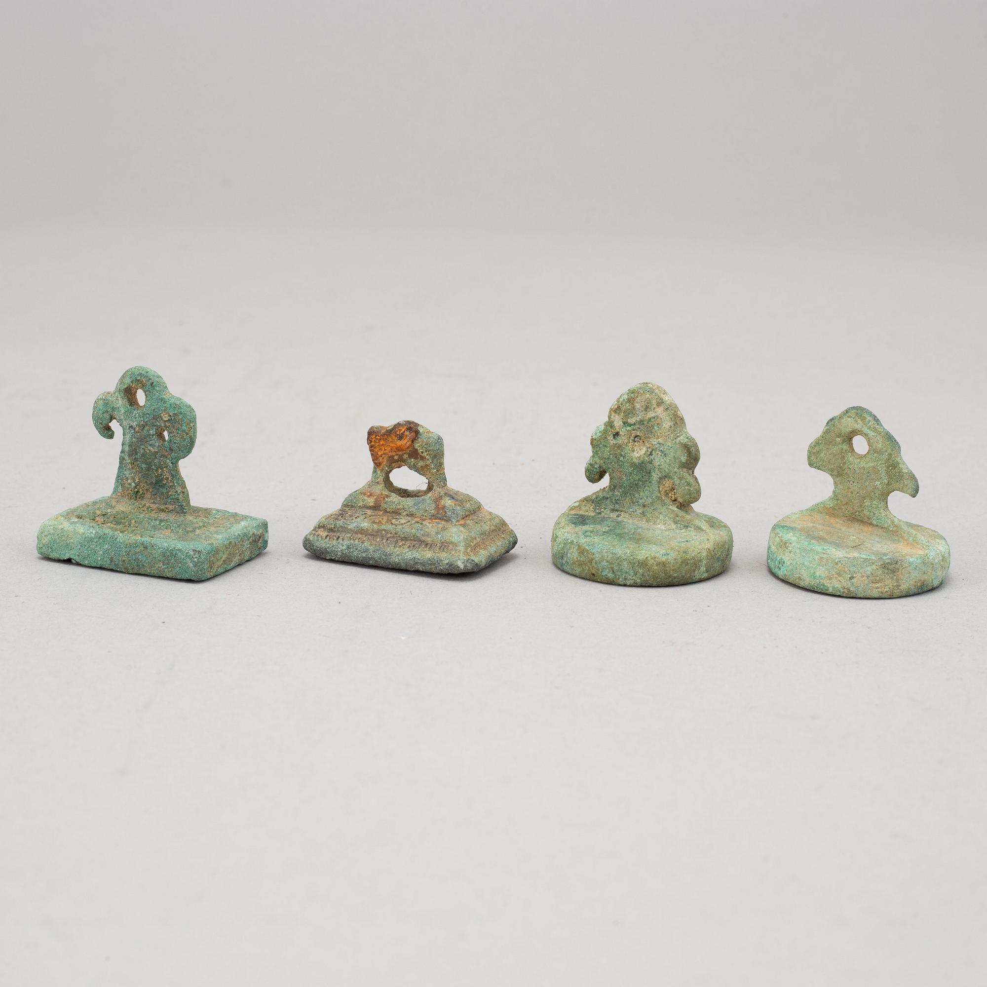 A group of Chinese and Japanese objects, nine pieces.