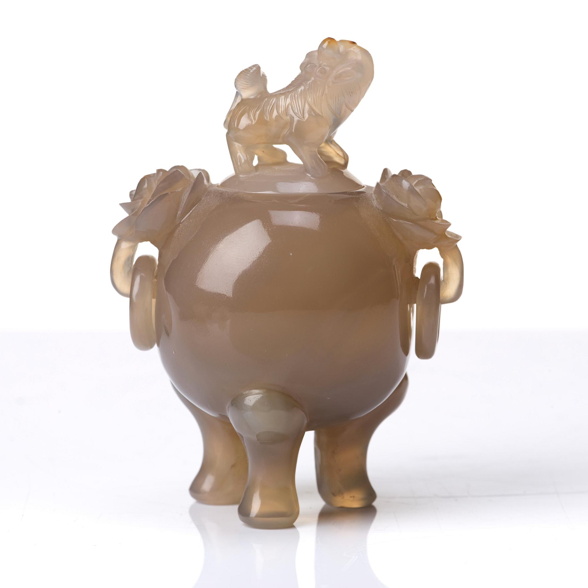 Two agathe cups and a censer with cover, Qing dynasty.