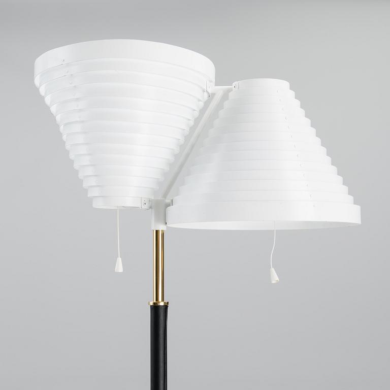 ALVAR AALTO, GOLVLAMPA, A810, formgiven 1959, 2000-tal.