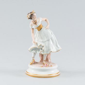 A Sitzendorf figurine, first half of 20th century.