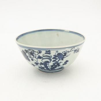 Bowl and plate, porcelain, Ming dynasty, China, 1368-1643.