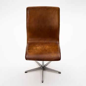 Arne Jacobsen, a cognac coloured leather 'Oxford' chair, Fritz Hansen Denmark, 1950-60s.