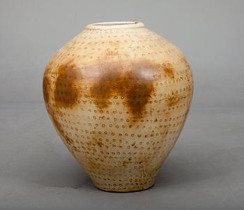 Toini Muona, A CERAMIC FLOOR VASE.