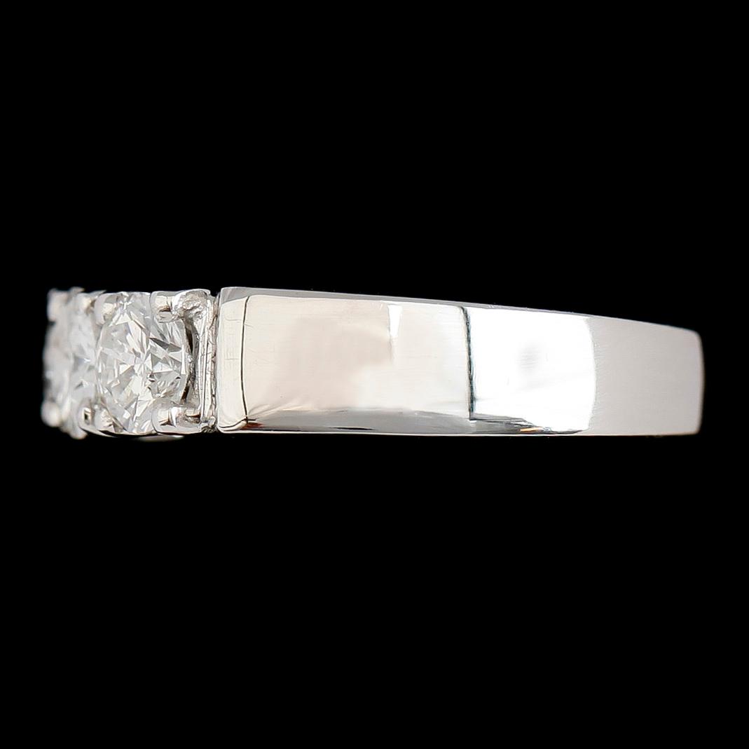 RING, 18 k vitguld, 3 briljantslipade diamanter tot ca 1.14 ct.