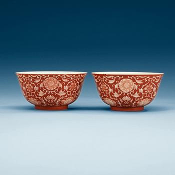 1627. A pair of coral red bowls, Late Qing dynasty with Daoguang seal mark.