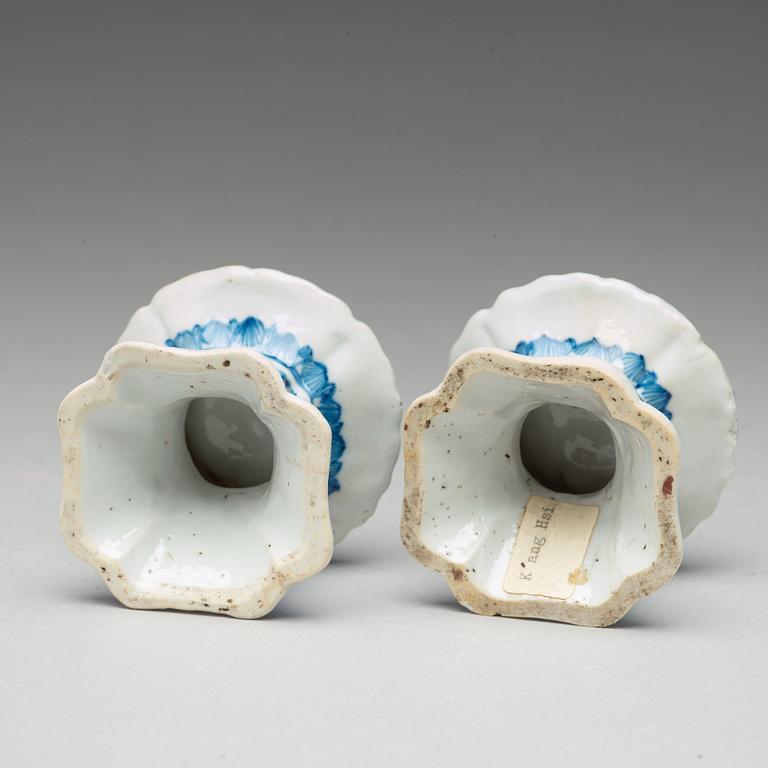 A pair of blue and white salts, Qing dynasty, Kangxi (1662-1722).