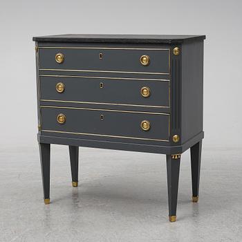 Late Gustavian style chest of drawers, second half of the 20th century.