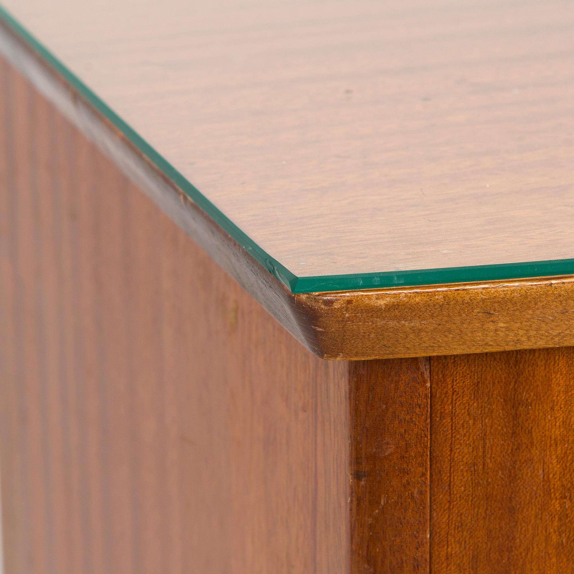 Byrå, tillverkare Lahden Puutyö, 1900-talets mitt.