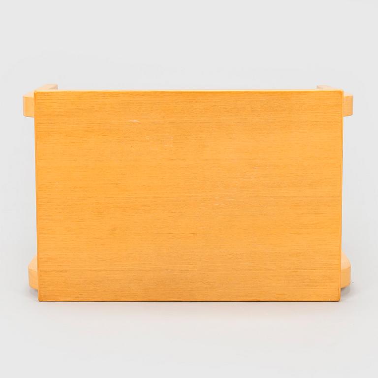 Alvar Aalto, a side table, part of model '88', Artek, late 20th century.