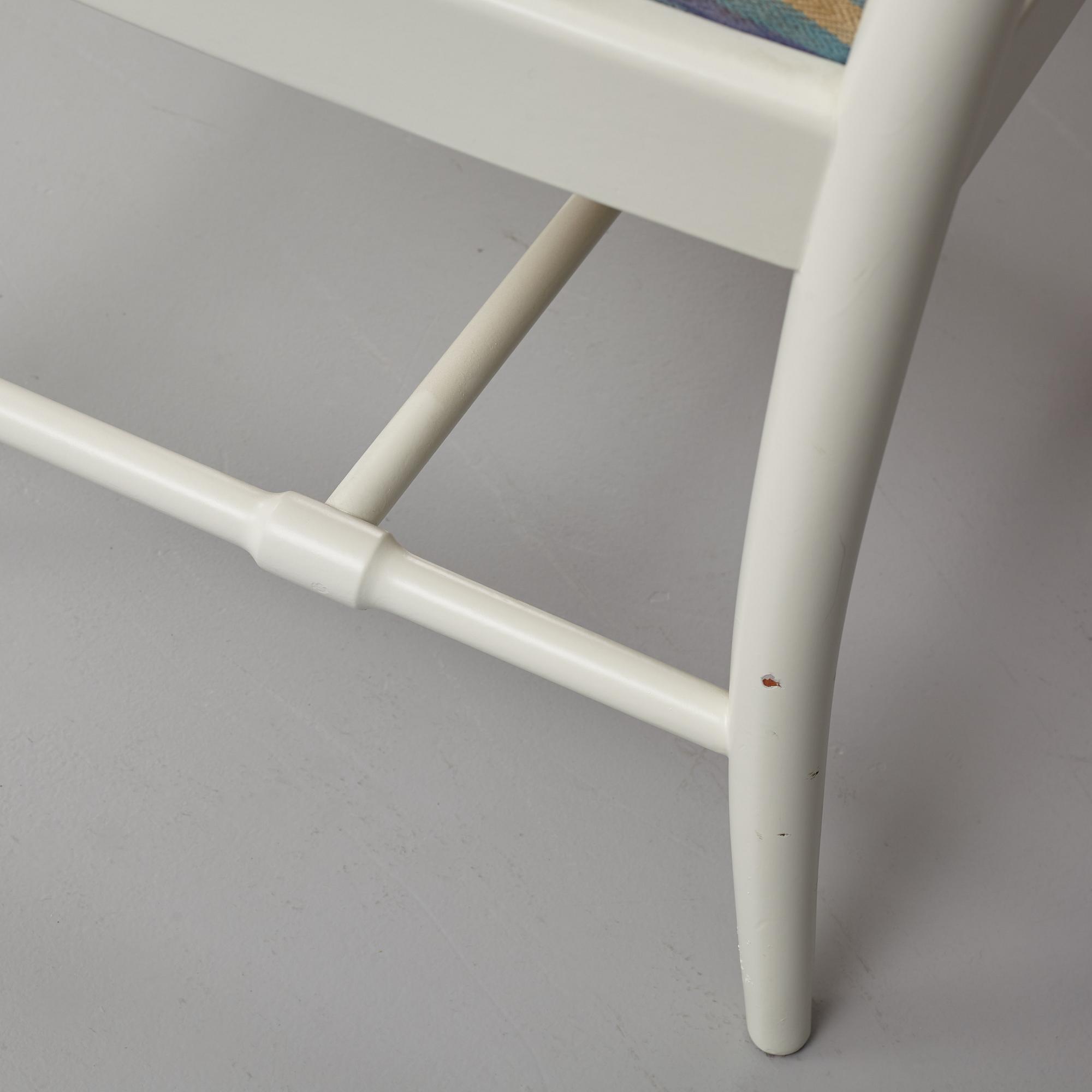 Kerstin Hörlin-Holmqvist, stolar ett par samt litet bord. "Triva-serien" NK. 1900-talets mitt.