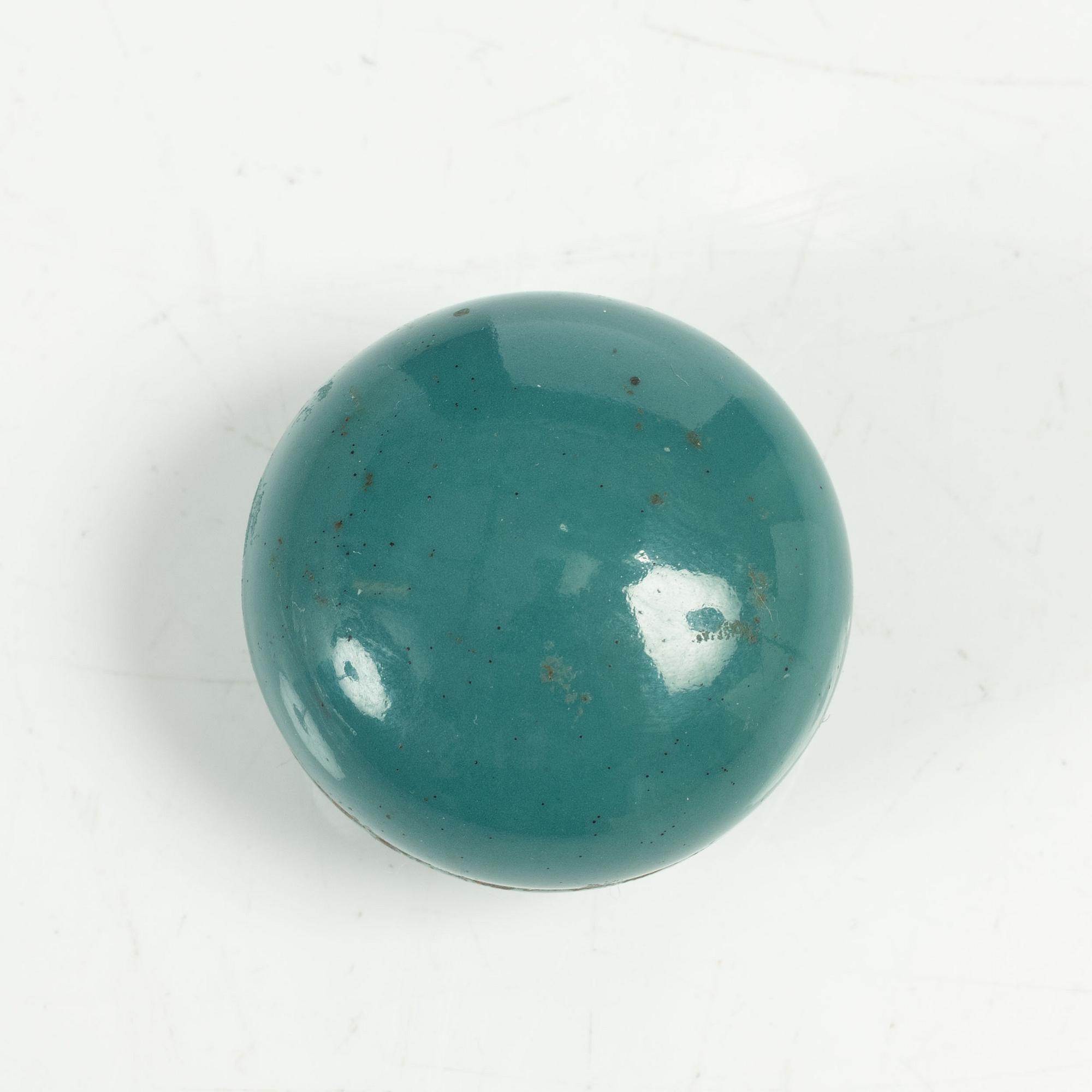 Ask med lock, porslin, sen Qingdynasti/omkring 1900.