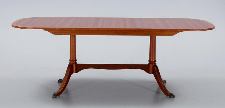 MATBORD, en iläggsskiva, engelsk stil, 1900-tal.