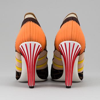 FENDI, a pair of high heels, size 40.