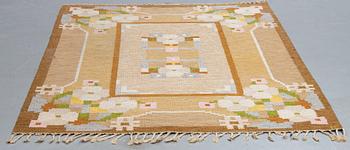 Ingegerd Silow, A carpet, flat weave, signerad, ca 234 x 168 cm.