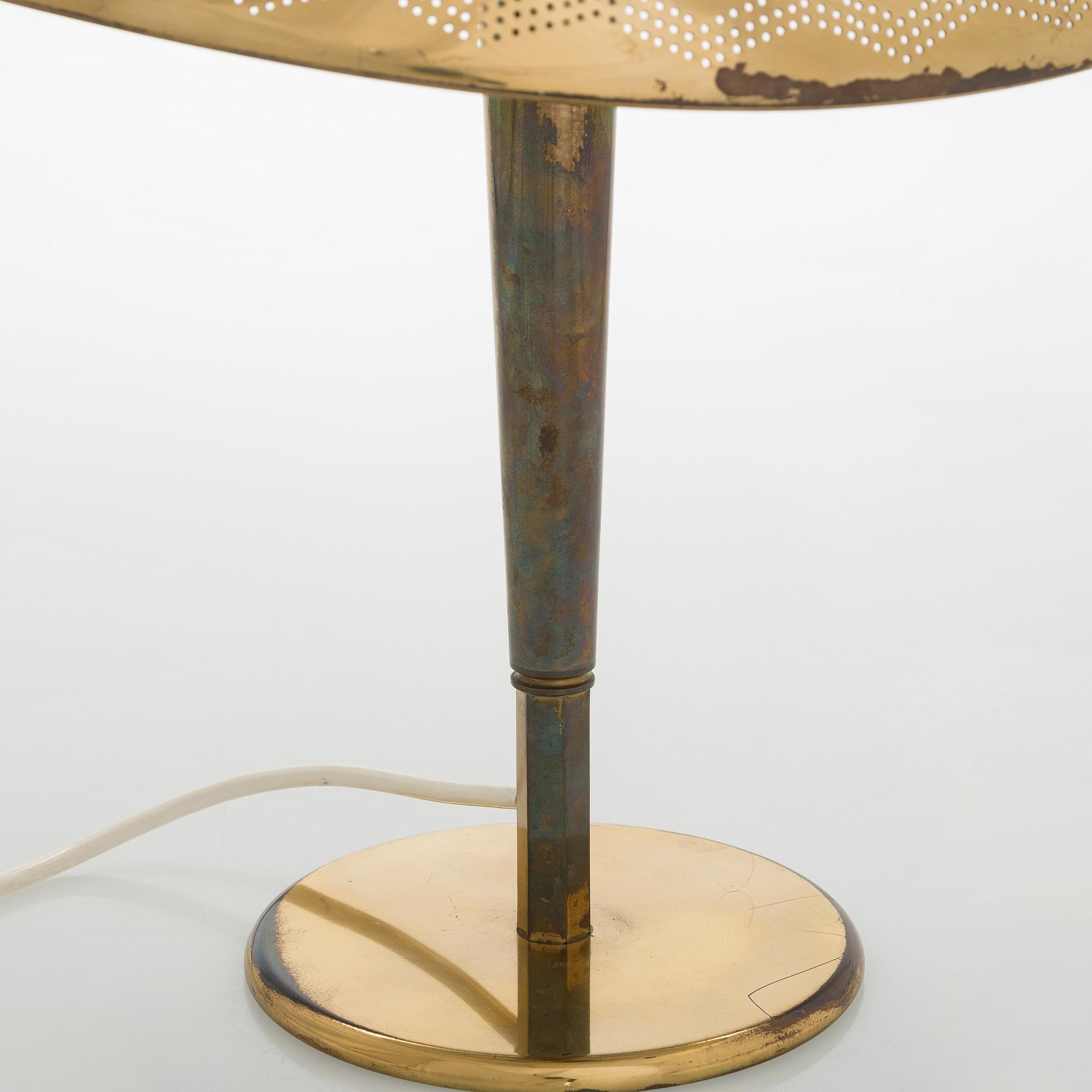 Paavo Tynell, pöytävalaisinpari, malli 5061, Idman 1900-luvun puoliväli.