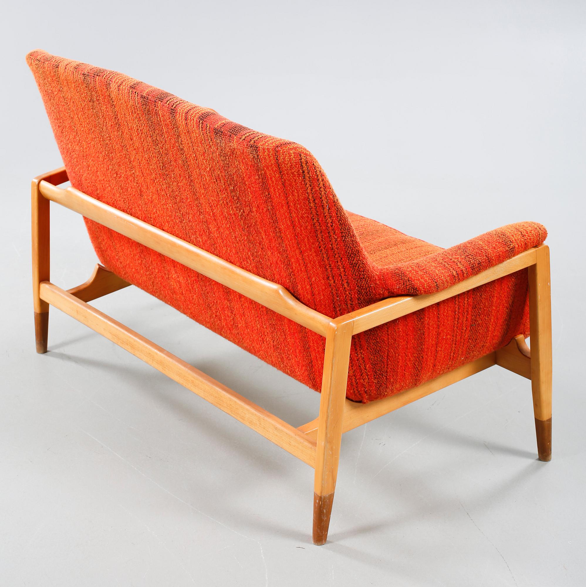 SOFFA, Bjørn R JACOBSEN OCH B MAROTT-JACOBSEN (NY FORM ARKITEKT-KONTOR), AB SVENSKA MÖBELFABRIKERNA, BODAFORS.