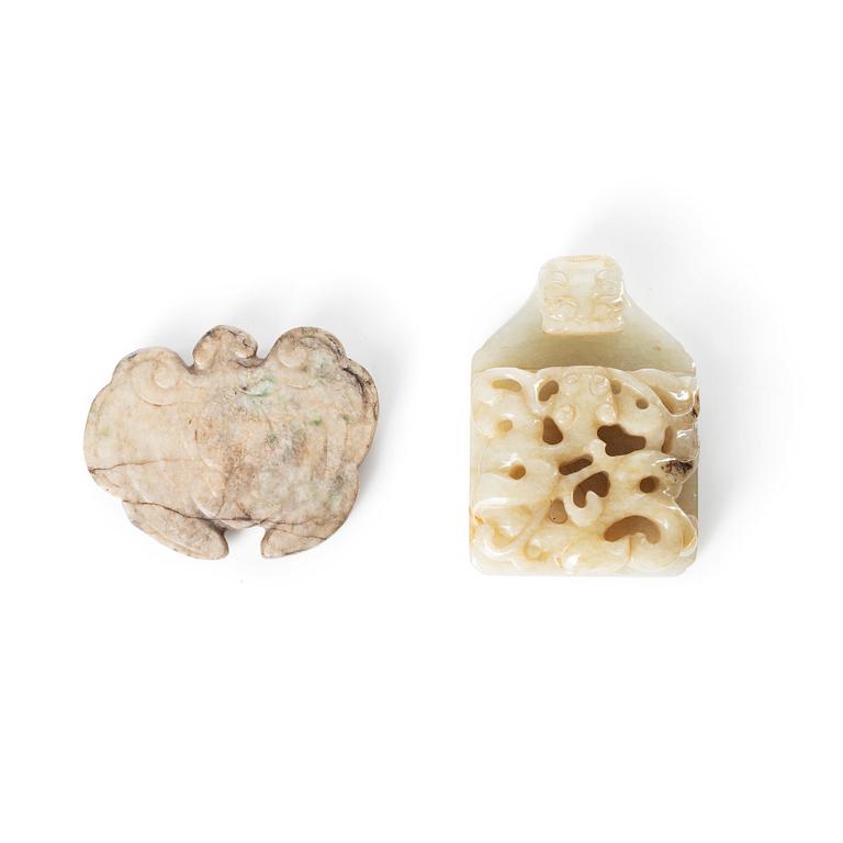 Two Chinese carved nephrite belt buckles, Qing dynasty.
