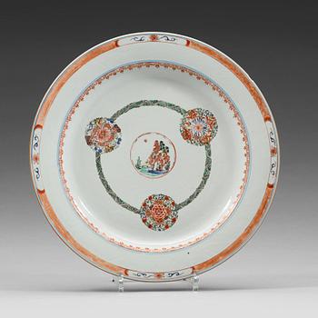 617. A famille verte dish. Qing dynasty, Kangxi (1662-1722).