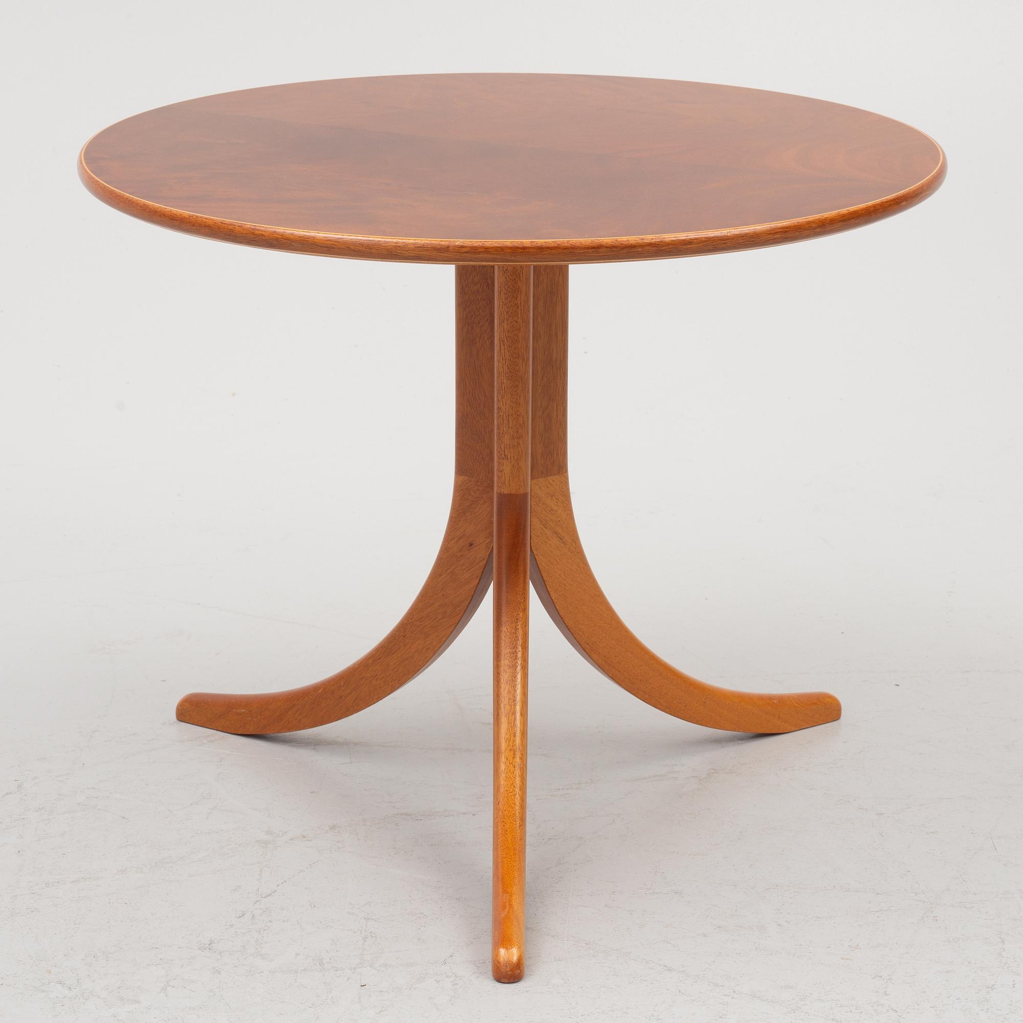 Josef Frank, sidobord, modell B 607, Firma Svenskt Tenn, ca 1992.