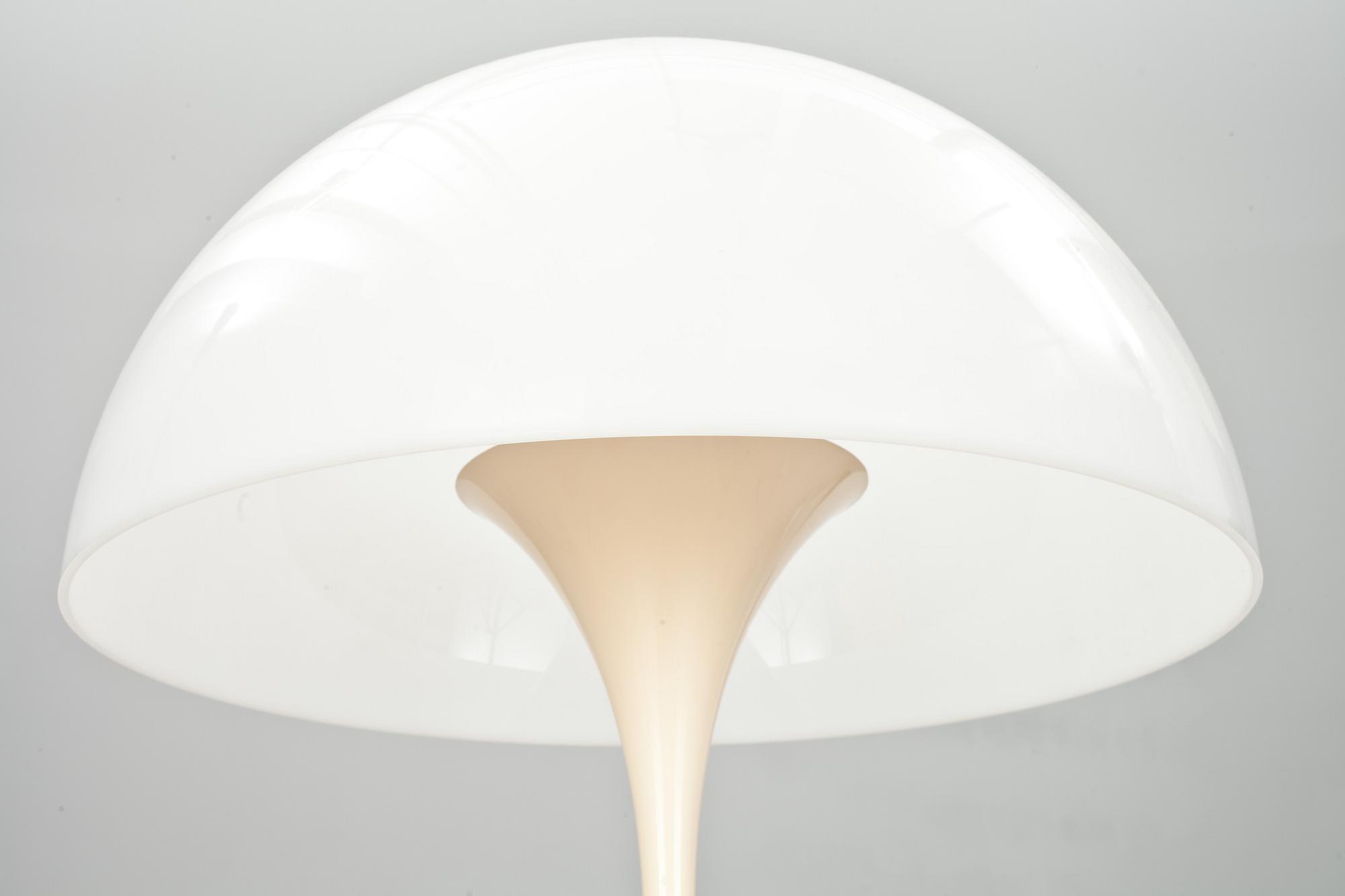 GOLVLAMPA, "Pantella", Verner Panton, Louis Poulsen.