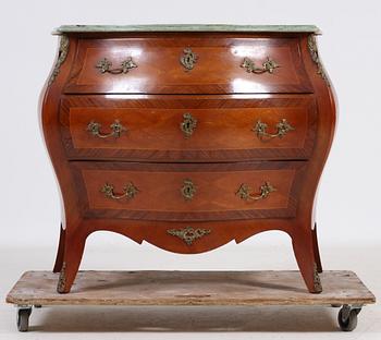 BYRÅ, rokokostil, 1900-tal.