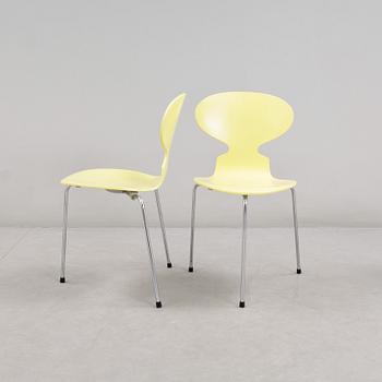 STOLAR, 3 st, "Myran", Arne Jacobsen för Fritz Hansen, daterade 1992.