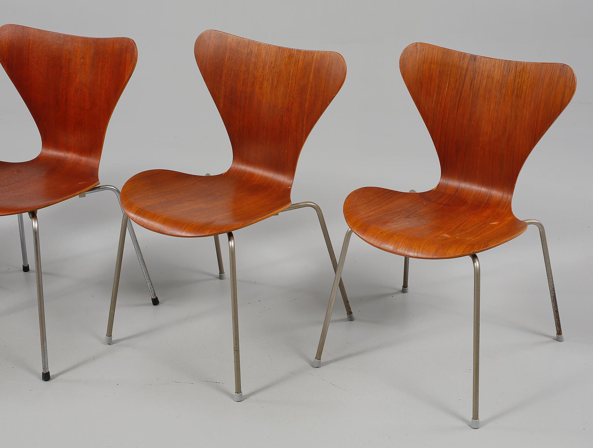 STOLAR, 4 st, "Sjuan", Arne Jacobsen för Fritz Hansen, 1900-talets andra hälft.