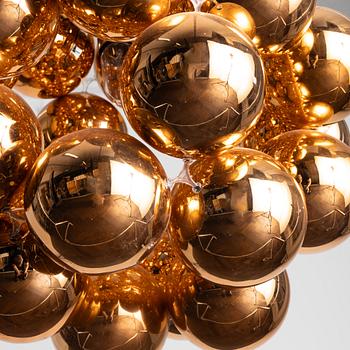 Winnie Lui, taklampa, "Beads penta", för Innermost.