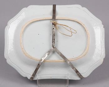 STEKFAT, porslin. Kina, 1700/1800-tal.