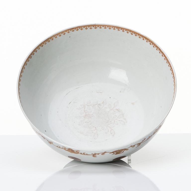 Bålskål, kompaniporslin. Kina, Qingdynastin, Qianlong (1736-95).