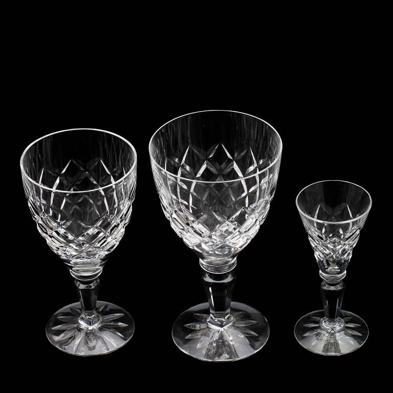 GLASSERVIS, 22 delar, troligen  variant av "Karolina", Gunnar Cyrén, Orrefors.