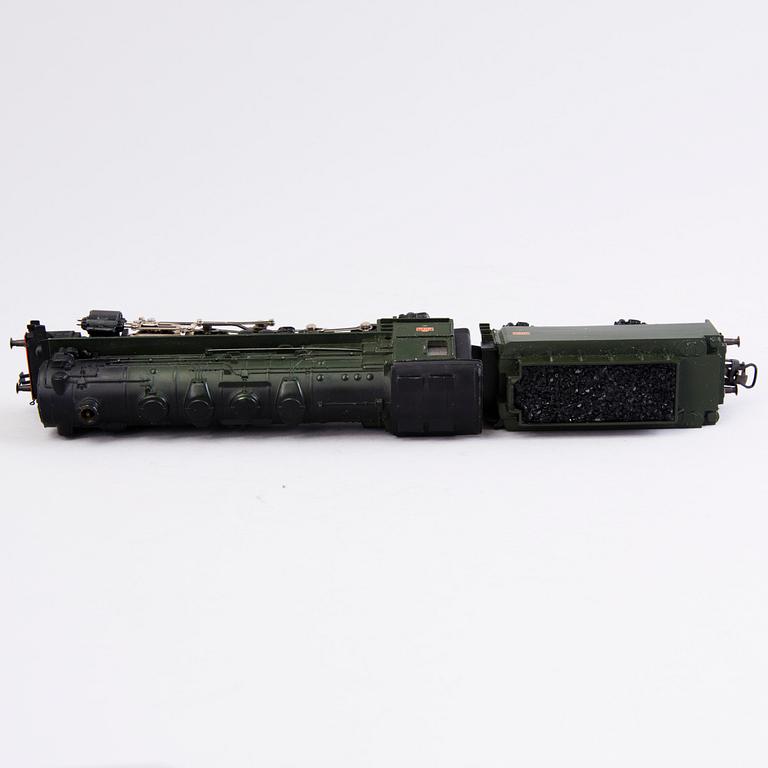 MÄRKLIN, sähkövetureita, 2 kpl ja vaunu, Saksa.