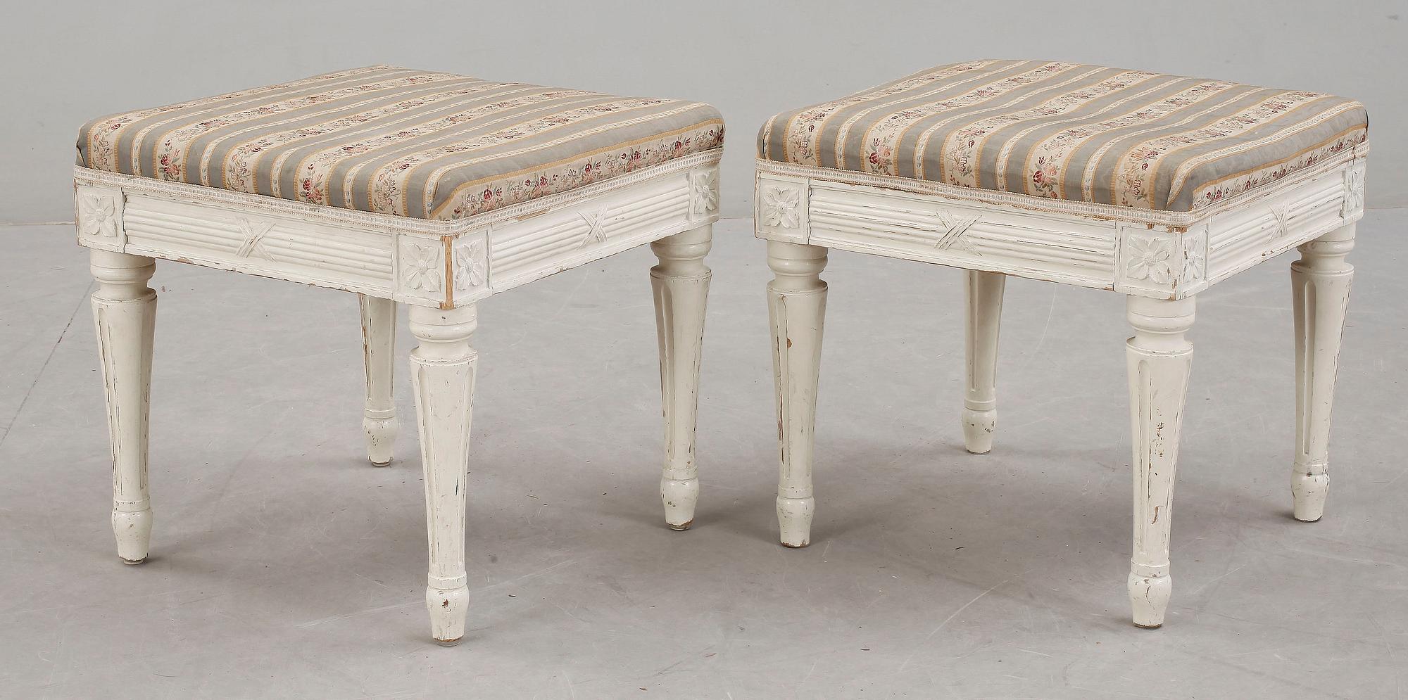 TABURETTER, ett par, gustaviansk stil, 1800-talets andra hälft.