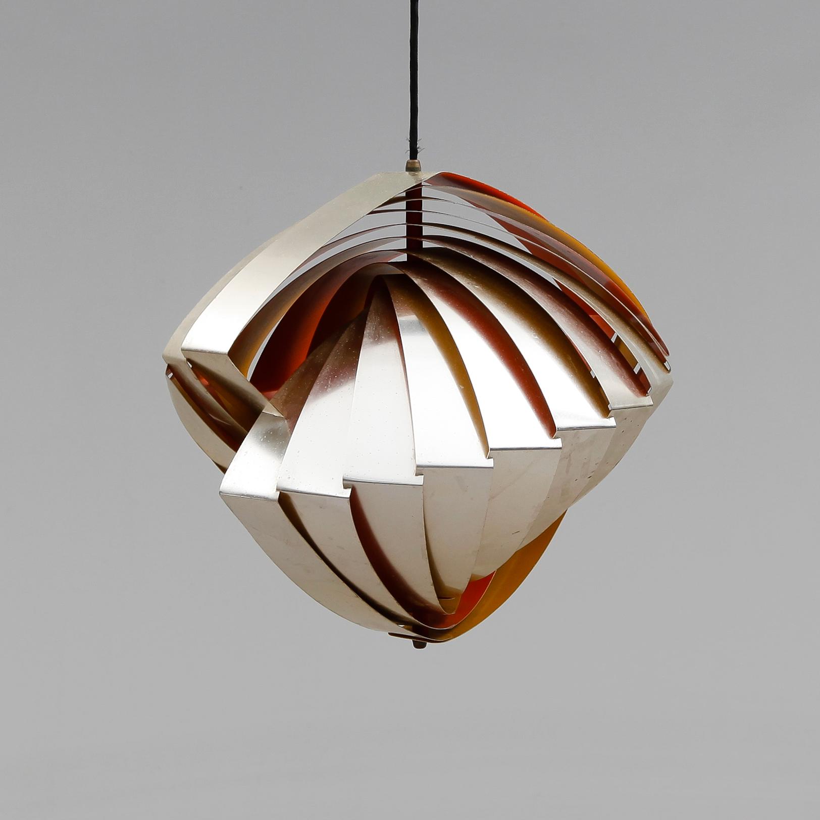 TAKLAMPA, "Konkylie" / "Tivolilampan", Louis Weisdorf, Lyfa, Danmark. 1960-tal. Höjd ca 40 cm.