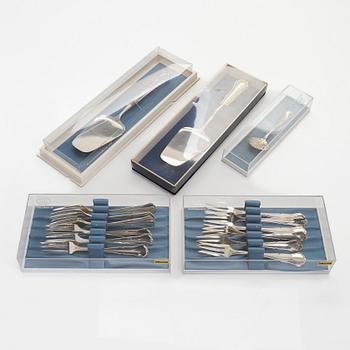 An 118-piece set of 'Chippendale' silver cutlery, Finnish hallmarks. In cutlery box.