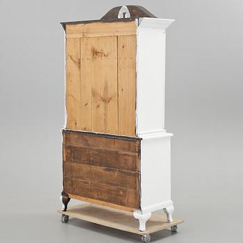 VITRINSKÅP, rokokostil, 1800-tal.