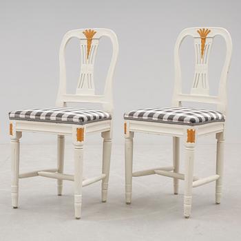 STOLAR, ett par, gustavianska, omkring 1800.
