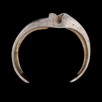 ARMRING, sterlingsilver, troligen "Darina", Björn Weckström, Lapponia, Finland, 1971. Vikt 73 g.